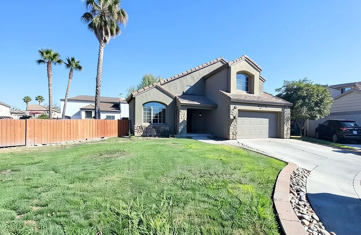 3 bed, 3.0 bath, 2368 sqft, $3,795 — Photo 4