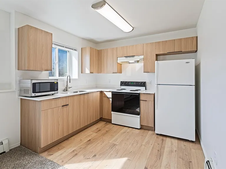North Russell Apts-1650 N Russell — Photo 28