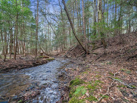 3rd image of 6865 Douglas Rd