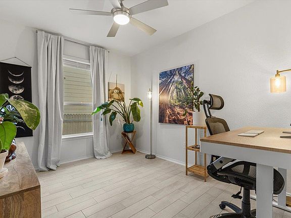 4th image of 6909 Daniel Ranch Dr