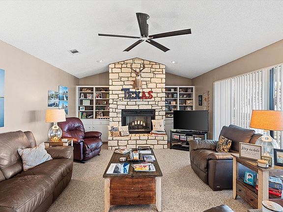 5th image of 400 Blue Ridge Circle