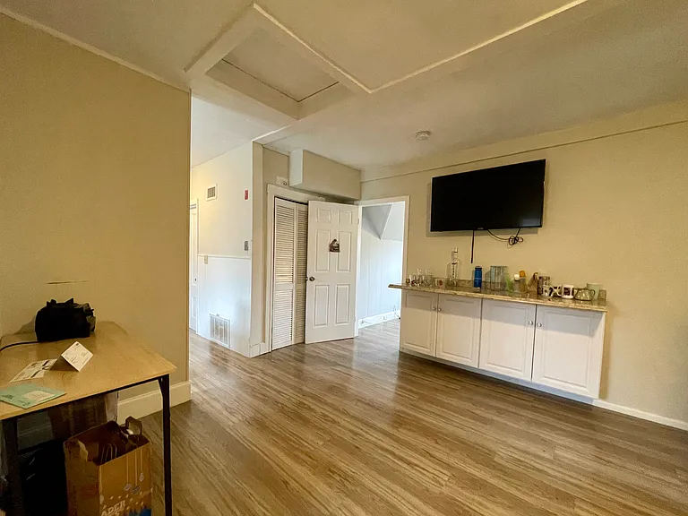 11 Preston St #3 — Photo 2