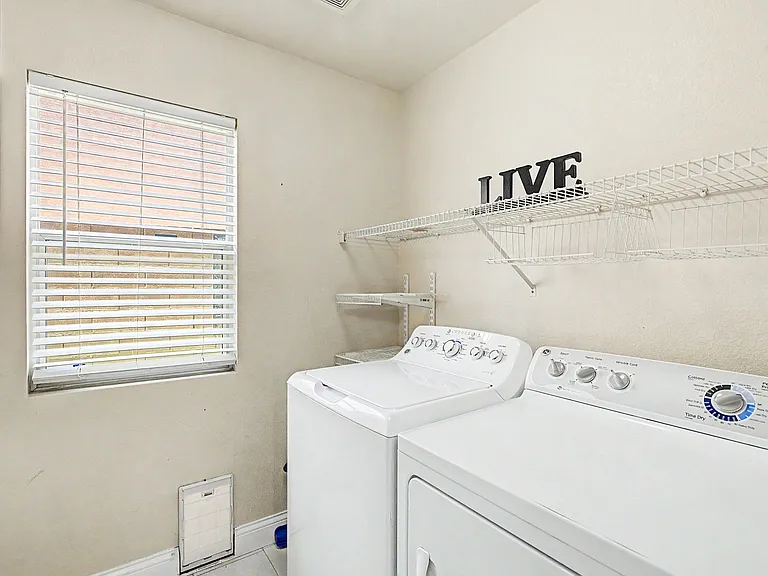 2025 Shining Feather Ln — Photo 27