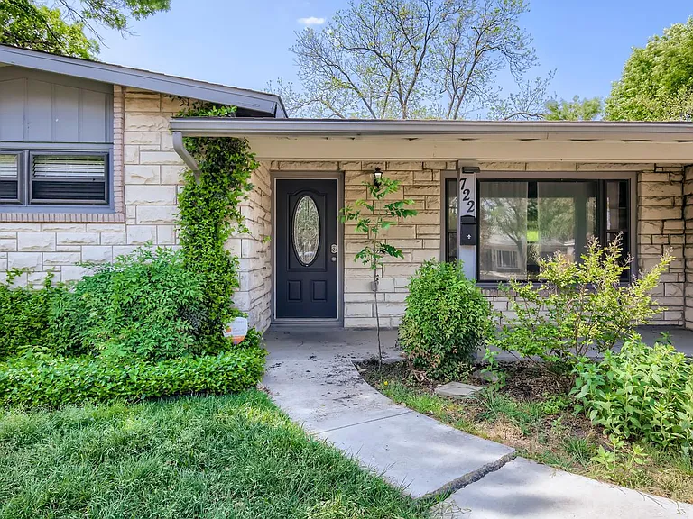 722 E Nottingham Dr — Photo 23