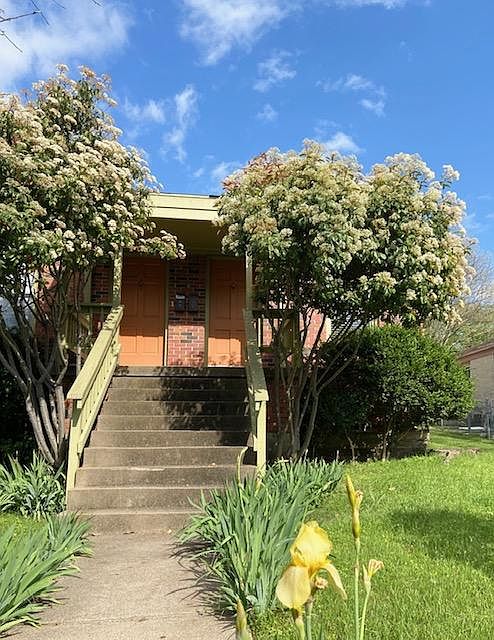 1st image of 412 N Oak Cliff Blvd