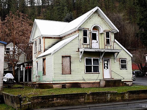 2nd image of 704 Riverside Ave