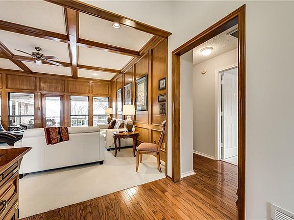 5th image of 2917 Cambridgeshire Dr