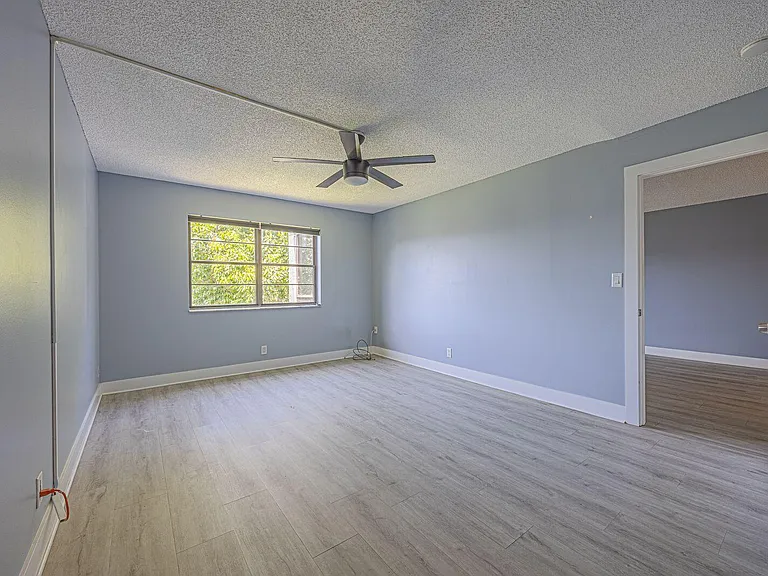 9440 SW 8th St #417 — Photo 15