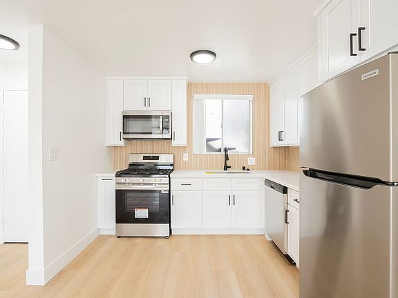 3rd image of 1133 Wilcox Pl APT 2