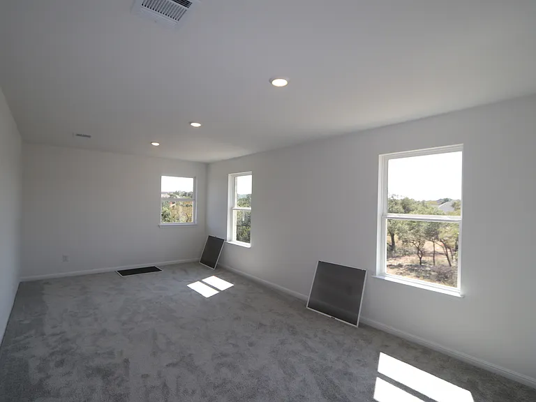 216 Amber Oak Ln — Photo 9
