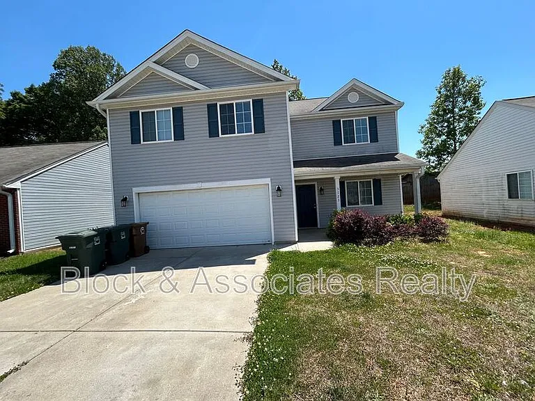 3723 Shepway Loop — Photo 2