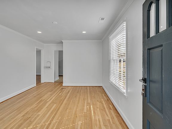 Entrance leading to the living room