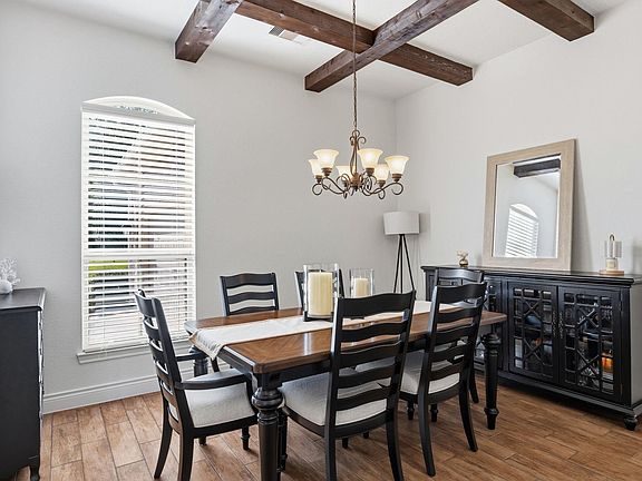 4th image of 32 Waterford Way