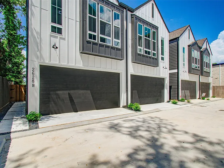 2626 W Tidwell Rd #B — Photo 25