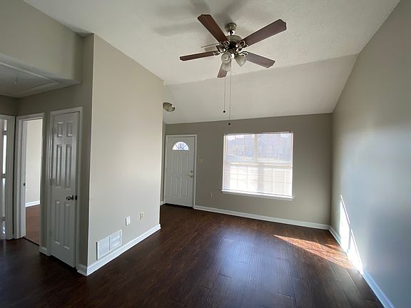 2nd image of 4428 Grand Pyramid Dr