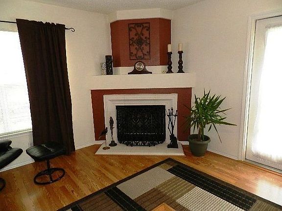 5th image of 611 Fairfield Dr