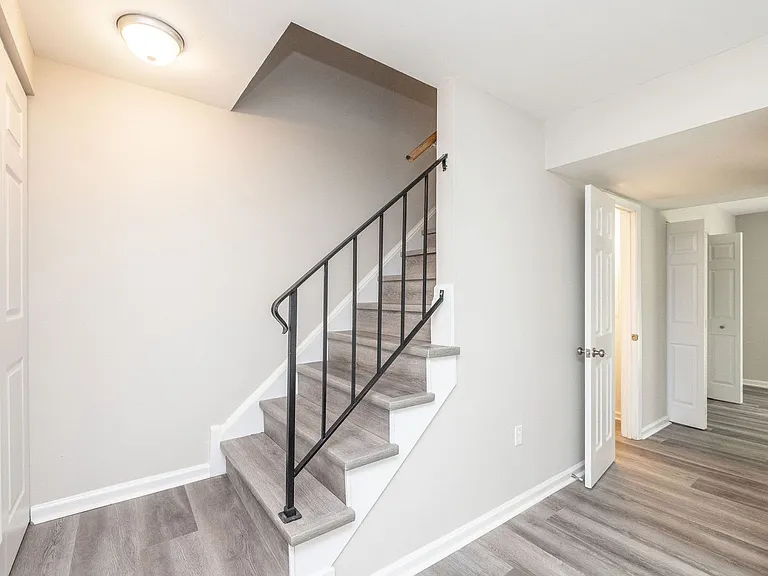 3231 Hunters Mill Dr — Photo 8