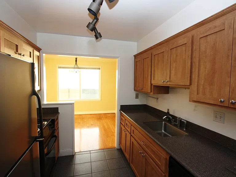 5015 Palmetto Ave #7 — Photo 6