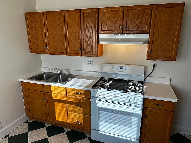 1416 E Marion St #100 — Photo 13
