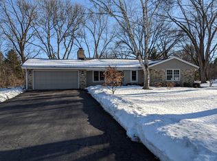 16065 Cumberland Trl, Brookfield, WI 53005