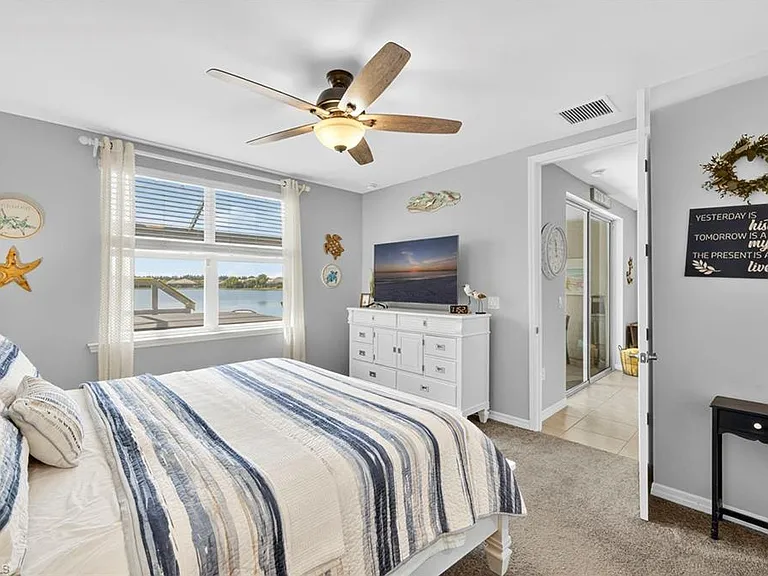 14582 Edgewater Cir — Photo 12