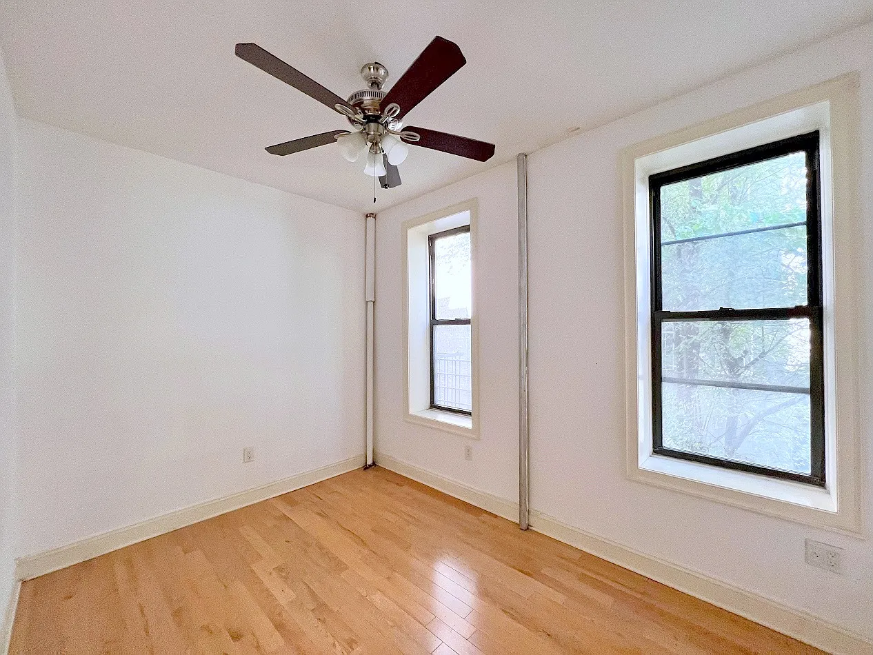 35 Central Park North — Photo 4