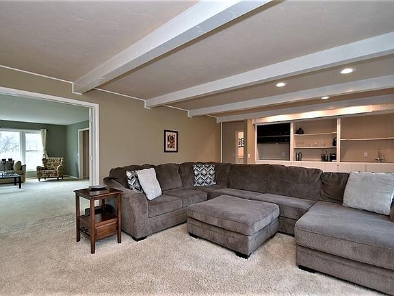 4th image of 1398 S Lyn Cir