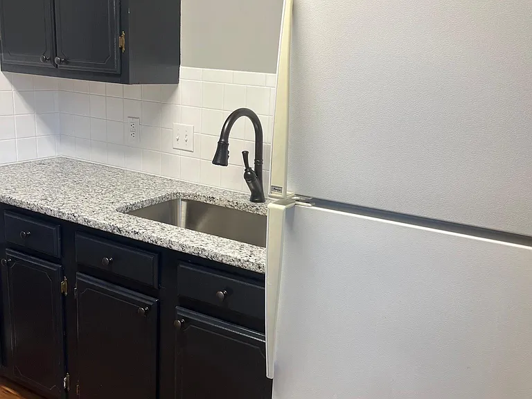 514 Elms Blvd #1 — Photo 9