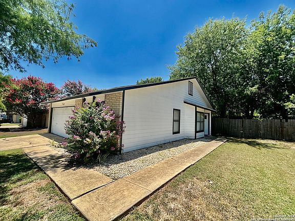 2nd image of 823 THRASHER DR