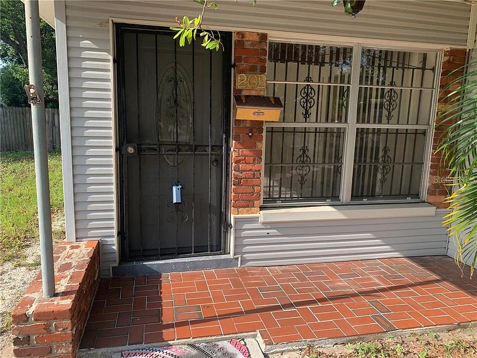 1st image of 202 W 108th Ave