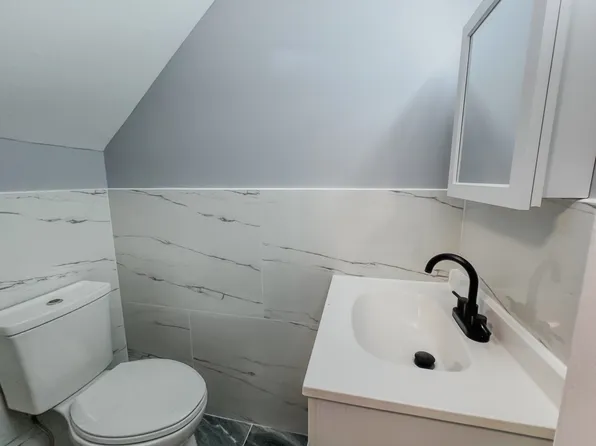 22 Medford Ct, Sicklerville, NJ 08081