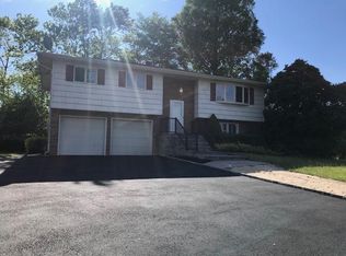 36 Jeanne Ave, Port Jefferson Station, NY 11776