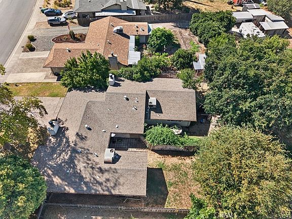 4th image of 3403 Silverbell Rd