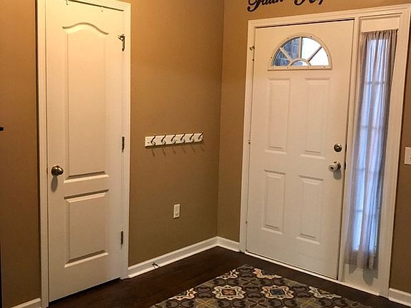 3rd image of 106 Arelia Dr