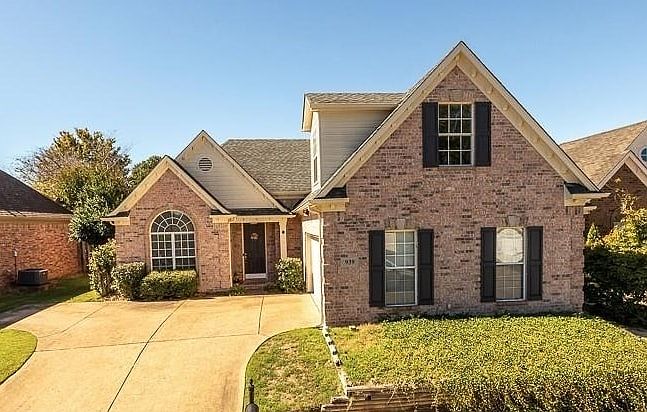 1st image of 939 Bending Pine Ln