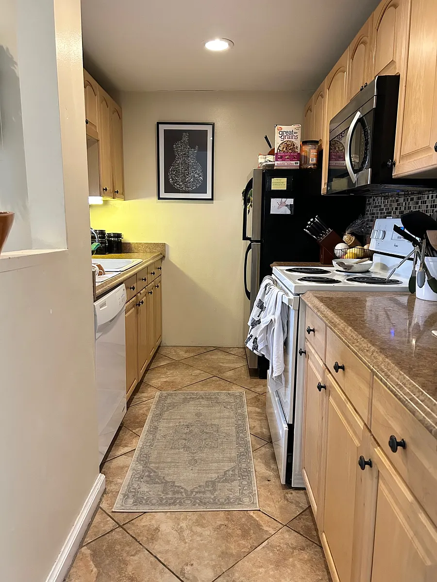 Building Photo - 390 Riverway #8A