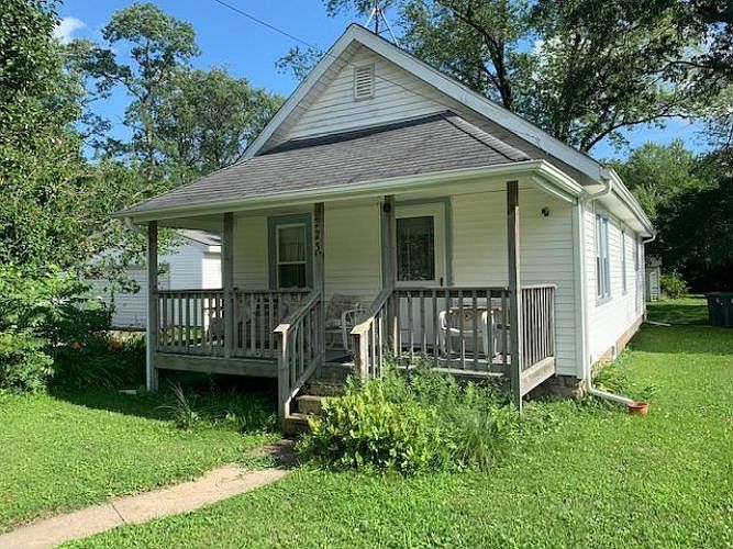 1st image of 223 E 13th Pl