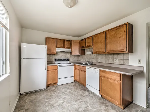 Building 2 E. Rock Creek Road - 10, 10 E Rock Creek Mnr, Arnold, MO 63010