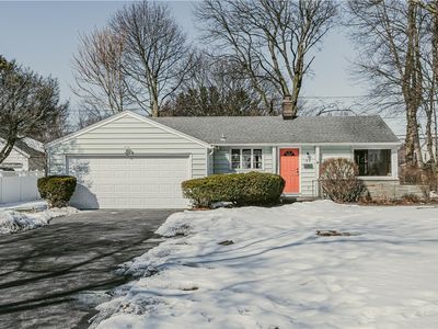 44 Maplehurst Rd, Rochester, NY, 14617