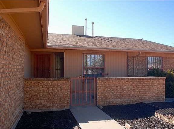 3rd image of 11100 Shiner Ave