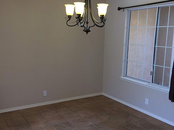 Dining area (tile floor)