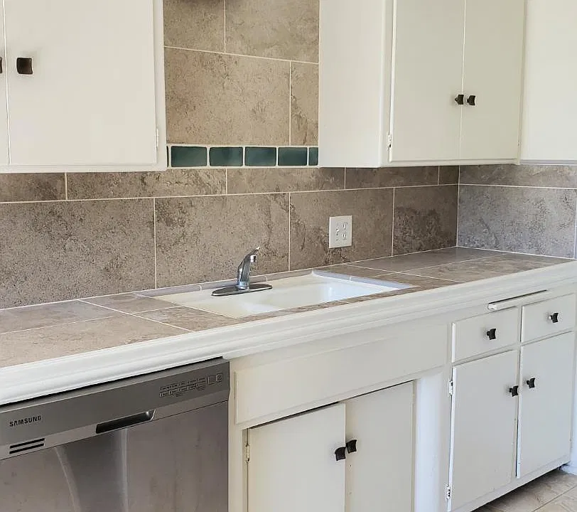 1150 Manhattan Beach Blvd #6