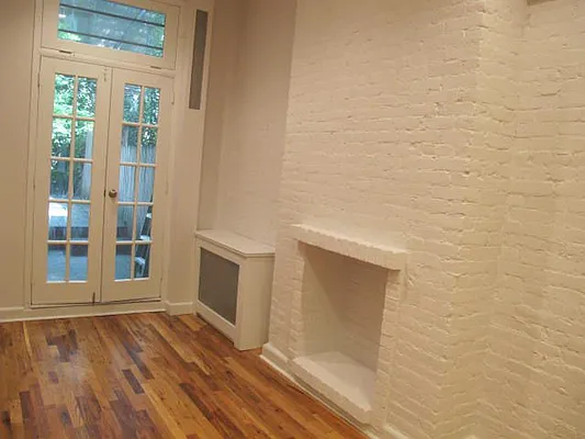 Rented by Metropolis Real Estate of Manhattan | media 19