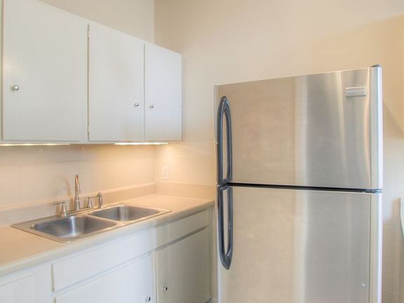 3rd image of 451 Greene St APT 7
