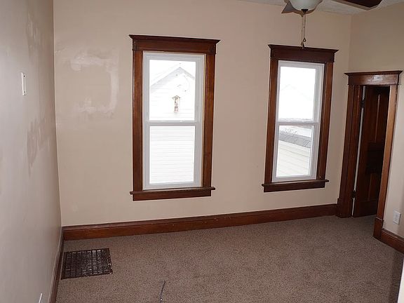 4th image of 17939 Plank Rd