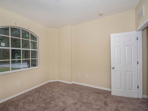 3rd image of 8327 W Hanna Ave