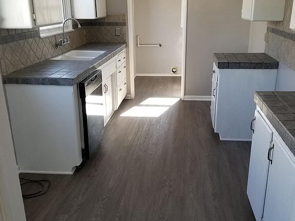 4th image of 8166 Lesner Ave
