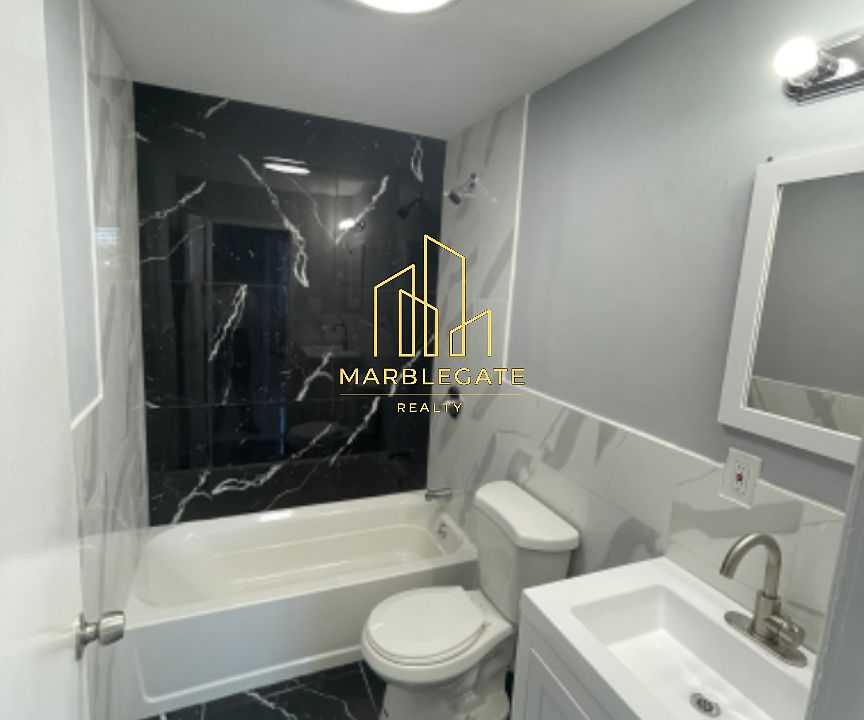 2nd image of 900 Flora St #1RR