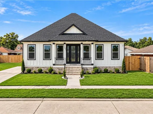 3000 Angelique Dr, Violet, LA 70092