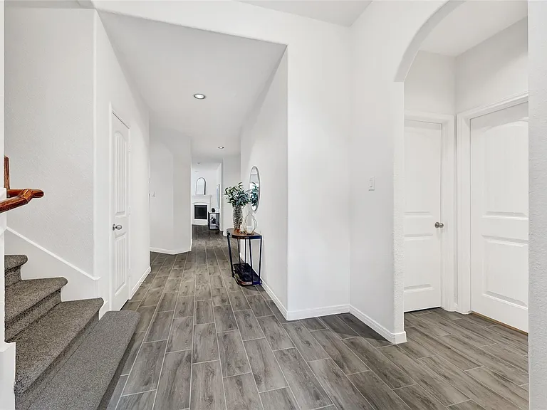 31 Hearthwick Rd — Photo 3